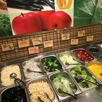 Variety of salad bars are abundant! Eat meat and vegetables alternately and perfect balance of nutrition ★