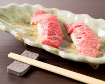 炙り特選肉寿司 (1貫)