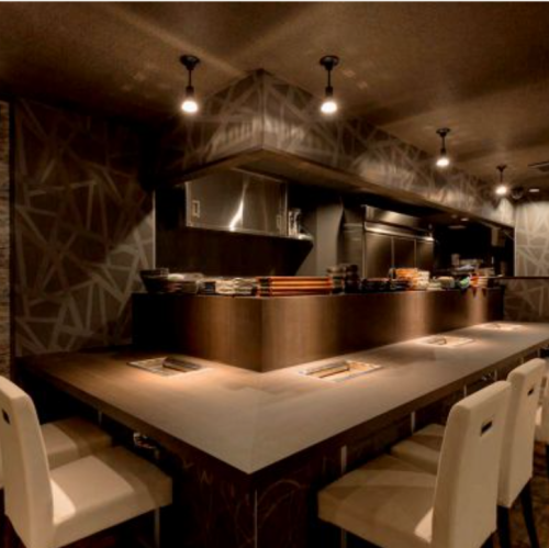 The calm, modern Japanese atmosphere is perfect for anniversaries and dates.