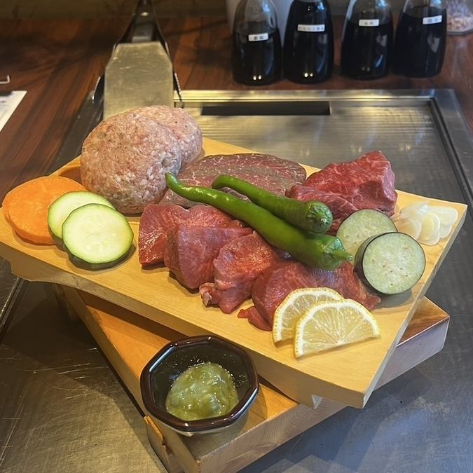 ニューくま肉三昧コースがおすすめ。4種類のお肉を皆様でご堪能くださいませ！！