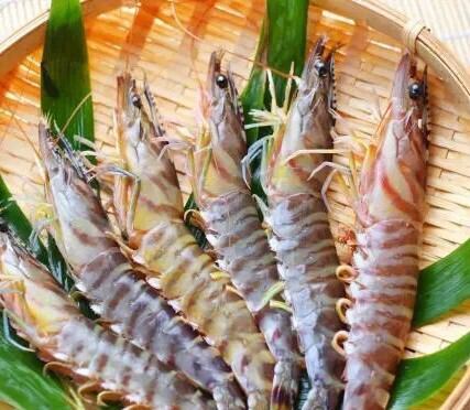 我们推荐您选择一月份的新年套餐，套餐包含本地虎虾！请注意，该套餐可能会售罄。