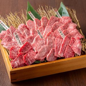 Luxurious wagyu beef included (sauce/salt) *Minimum order is for 2 people