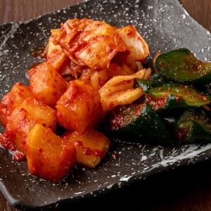 Assortment of 3 types of additive-free kimchi