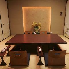 3～4月限定☆刺身4種盛り、博多がめ煮等「博多もつ鍋　梅」コース　飲み放題120分付