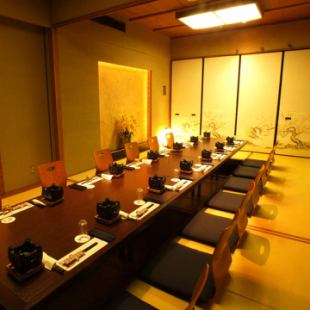 3～4月限定 活イカ造り、熊本直送馬刺しや黒毛和牛陶板焼き「博多もつ鍋 松」コース　飲み放題付