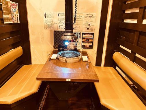 [As a couple.As a couple.We have prepared pair sheets.] We also have spacious seats for two people.It is also recommended for use by couples.Spend your precious moments with your loved ones with Ushiizumi's slightly luxurious Yakiniku.