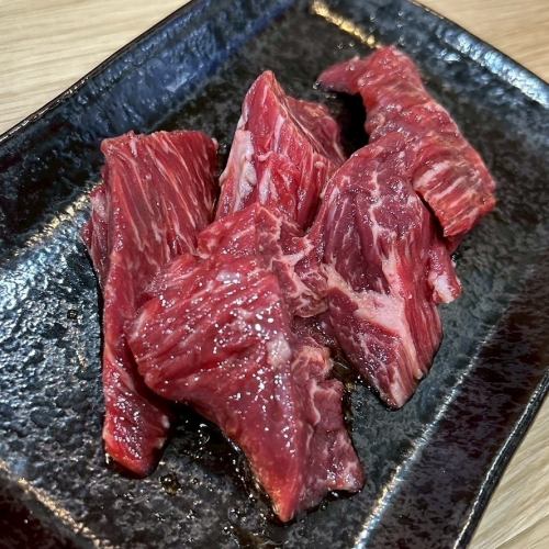 【当店のイチオシ★】お肉の美味しさを心ゆくまでご堪能ください◆特選牛サガリ　1188円（税込）