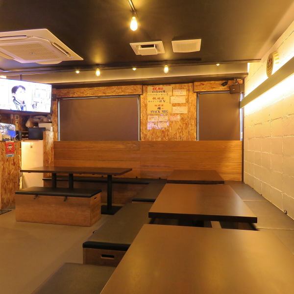 開放的でアットホームな雰囲気の店内は仲間とワイワイ盛り上がるのにピッタリ◎食事もリーズナブルなので安心してご利用いただけます！