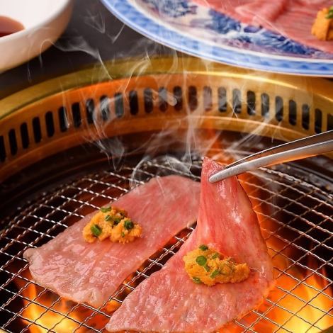 「海膽×烤肉×清酒套餐」10種宮城縣當地酒+標準無限暢飲10,000日圓（含稅）
