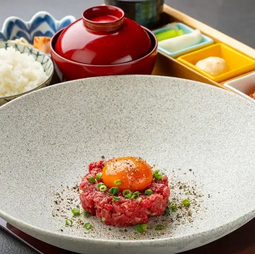 Yukhoe set meal (100g)