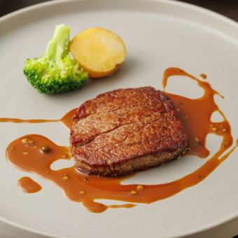<開業25周年>師匠ベルナール・ロワゾーのスペシャリテから始め食後は洋菓子を選べるランチ全6品