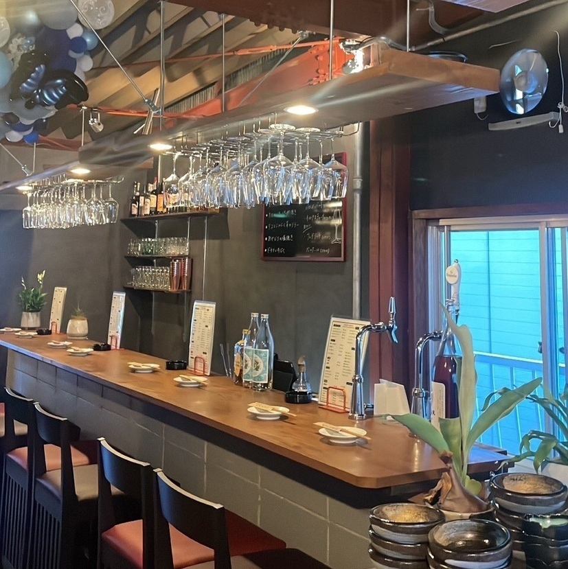Enjoy delicious sukiyaki and wine in a stylish and chic restaurant.