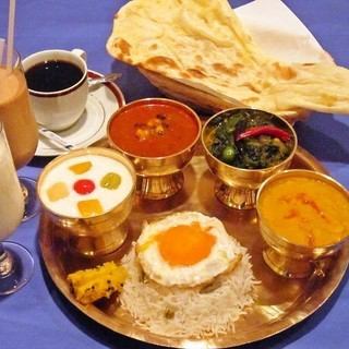 Limited to 7 meals a day! [Everest Special Nepal Thali] Total 7 dishes + 1 drink included 2090 yen (tax included)