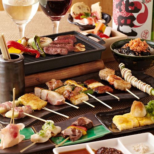 4,500日元的“ Kushi Ikka套餐”可以品嚐著名的Kuwayaki，田島雞和日本黑牛肉！