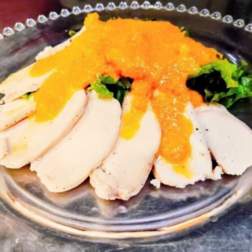 湿润鸡肉火腿沙拉