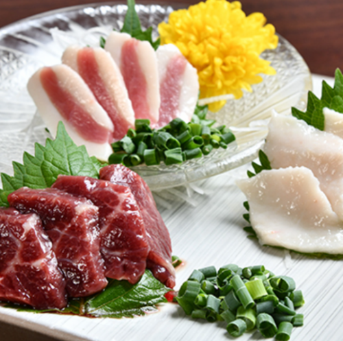馬刺しの3種盛り
