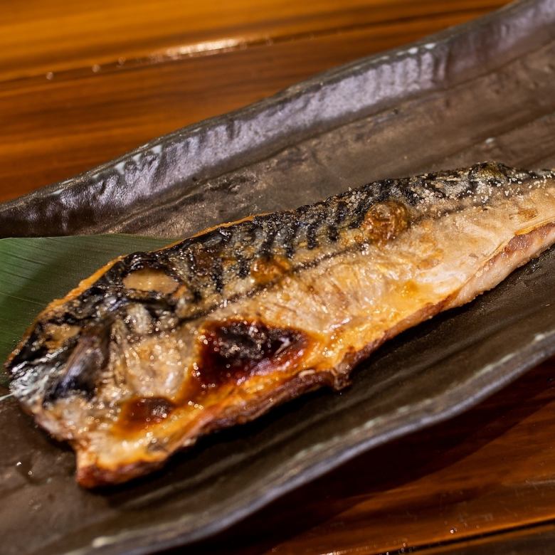 Salt-grilled mackerel