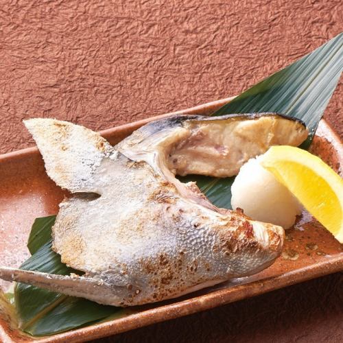 鹽烤鰤魚