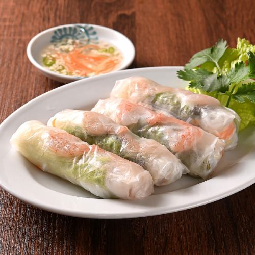 【女性に人気】生春巻き　(4本)　850円(税込)