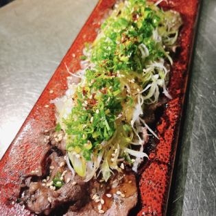 Charcoal-grilled green onion salted beef tongue (medium)