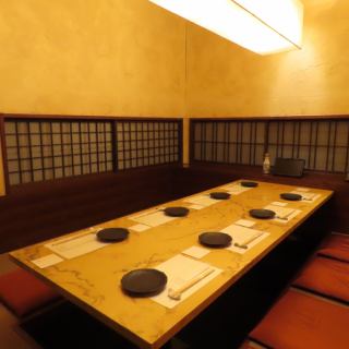 Available for 8 people.