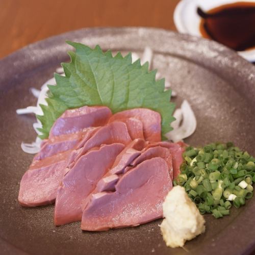 Domestic beef heart sashimi (low temperature cooking)
