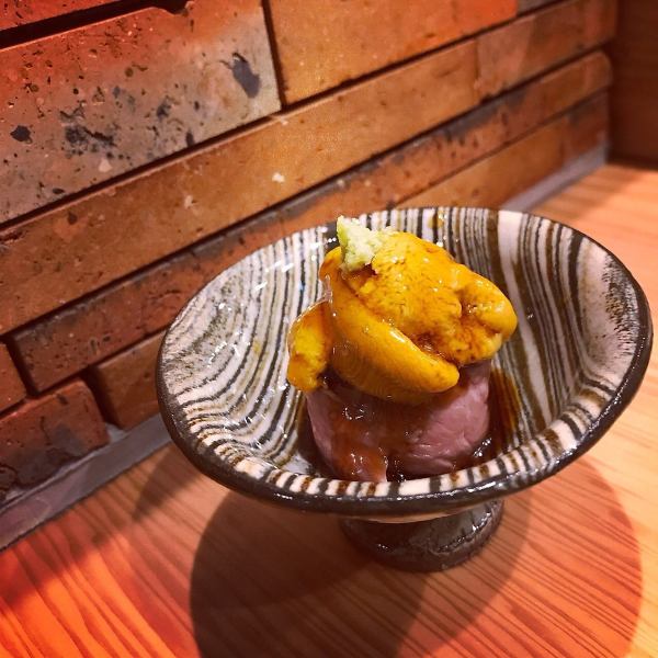 Luxurious dish! [Roast beef with sea urchin (consistent)]