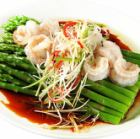 62 エビとアスパラ鼓油ソースかけ