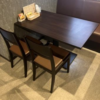 由於裝修，增加了餐桌座位。