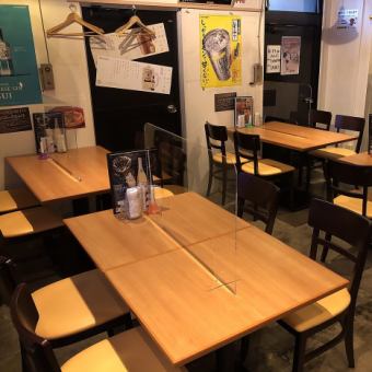 Table seats that are convenient for dining with friends!