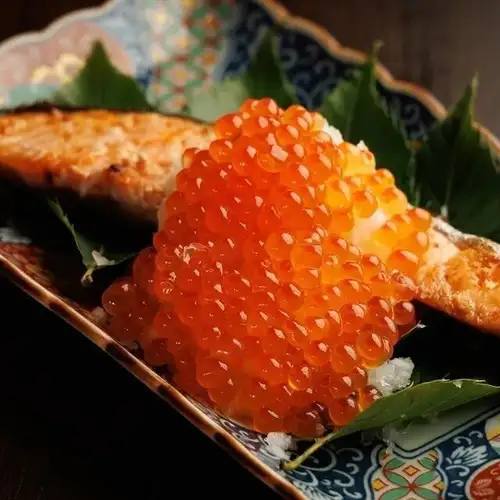 【3H飲放付】鮭ハラスいくらや季節野菜の炉端焼き×鮮魚造りや地鶏含『灯』全9品6910円⇒6000円