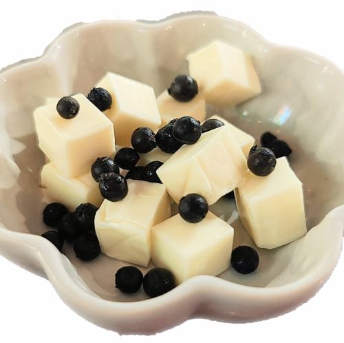 チーズと生胡椒の塩漬け