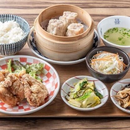 唐揚げと焼売の定食