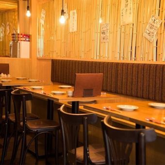 【テーブル席：2～4名様席×4卓】
