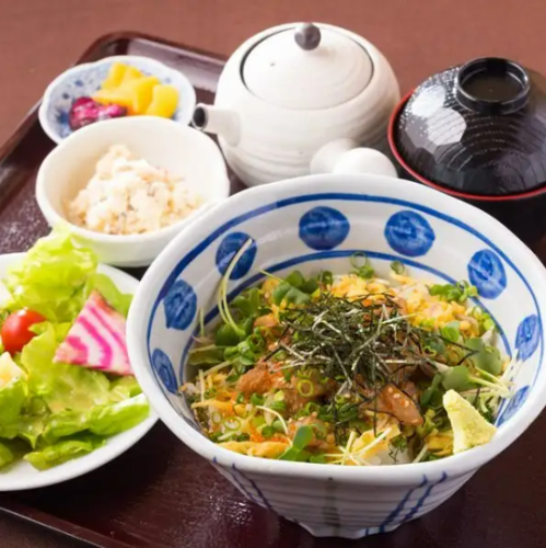 【ランチ】漁港直送の鮮魚をリーズナブルに楽しむ