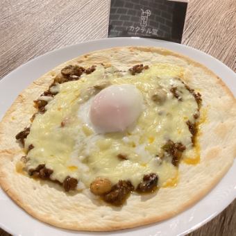 【水曜日限定】自慢のキーマカレーピザ