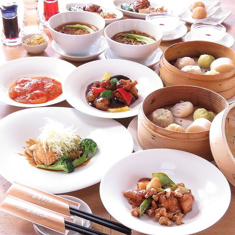 人気の定番メニューの数々と飲み放題がついて税込3300円~