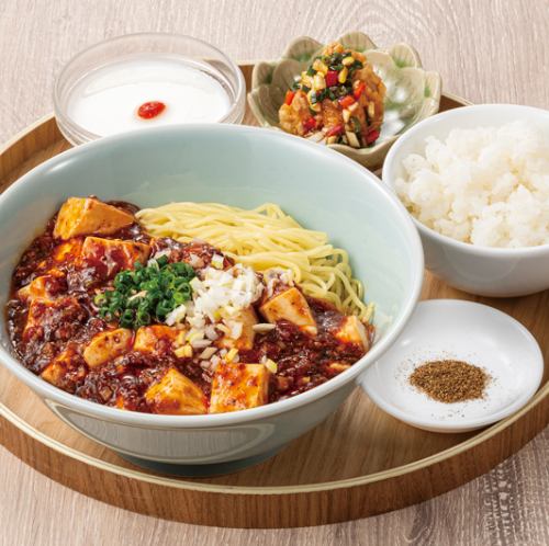 麻婆まぜそば&油淋鶏ごはんセット