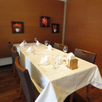 Popular private room that can also be used for entertainment and dinner