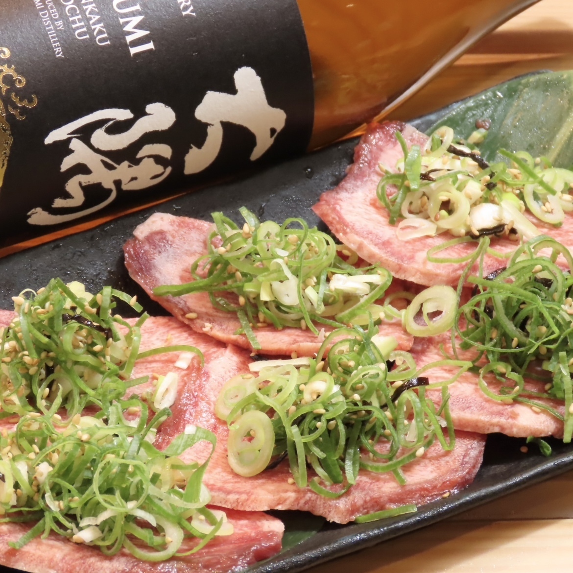 秘伝のタレにじっくり漬け込み、肉本来の旨味を堪能できる塩焼肉
