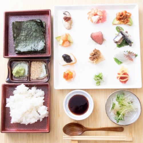 [Food] Colorful and carefully selected ingredients...Enjoy hand-rolled sushi