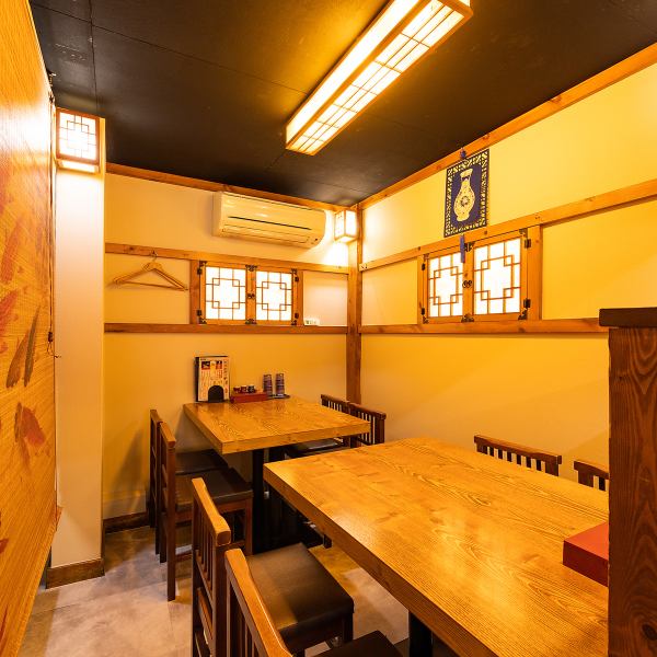 円卓・テーブルどちらも半個室あり！ランチ会、宴会、飲み会など各種お集りでゆったり過ごせる空間をご用意。2階は予約のみ6名さま以上ご利用できます。