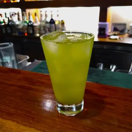 【僅限平日】90 分鐘暢飲套餐，含免費啤酒。