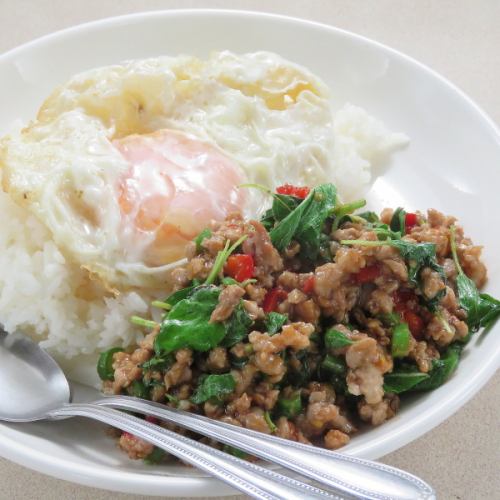 Gapao rice (pork or chicken)