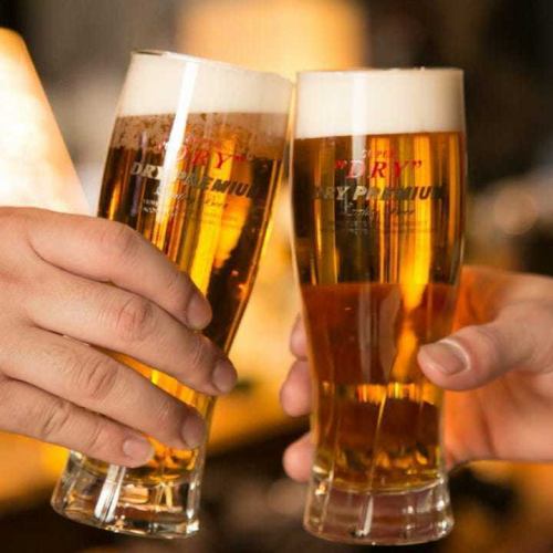 用你最喜欢的饮品为美好的夜晚干杯吧！