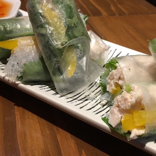 烟熏三文鱼春卷