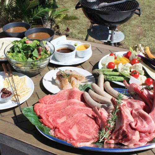  炭火で楽しむ！新鮮肉・野菜・海鮮BBQ