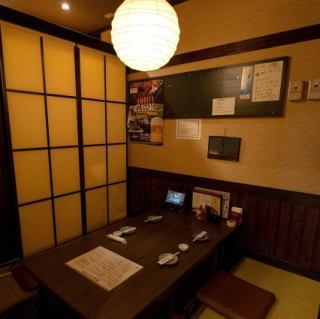 [Private rooms: 4 people x 2 rooms] The private rooms offer a sense of privacy and are perfect for celebrating special occasions.Enjoy a relaxing meal in a heartwarming Japanese atmosphere and spend some time deepening bonds with your loved ones.It's also recommended for girls' nights and dates. Please feel free to drop by if you are in Obihiro.