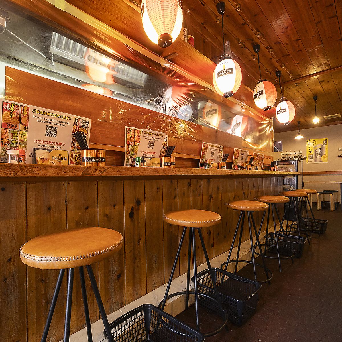 お1人様でも入りやすいカウンター。