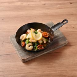 Sicilian-style garlic shrimp with rape blossoms